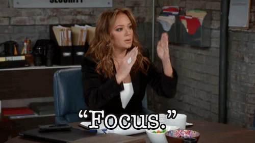 Leah Remini au bureau: Focus — concentration, focus, discipline