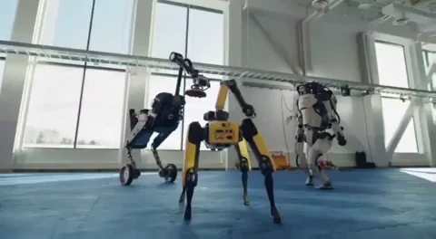 Robots Boston Dynamics qui dansent — automatisation, robots, technologie